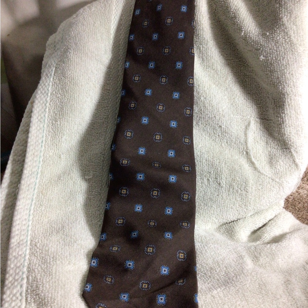 Brooks Brothers Brown Tie with Blue and Gold Medallions